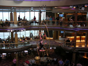 Aerialist entertainment in the Centrum